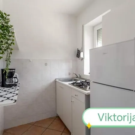Viktorija *