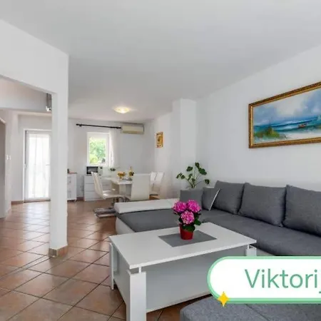 Viktorija Apartman *